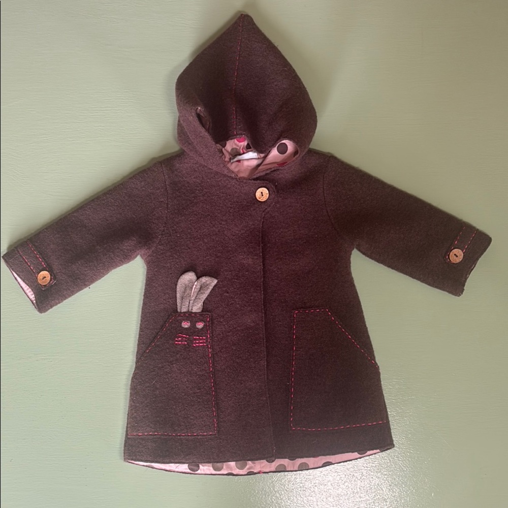 Elegant Brown Cape for Cold Weather